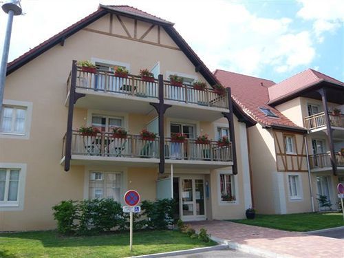 Residence Odalys Le Domaine Des Rois Bergheim Bagian luar foto